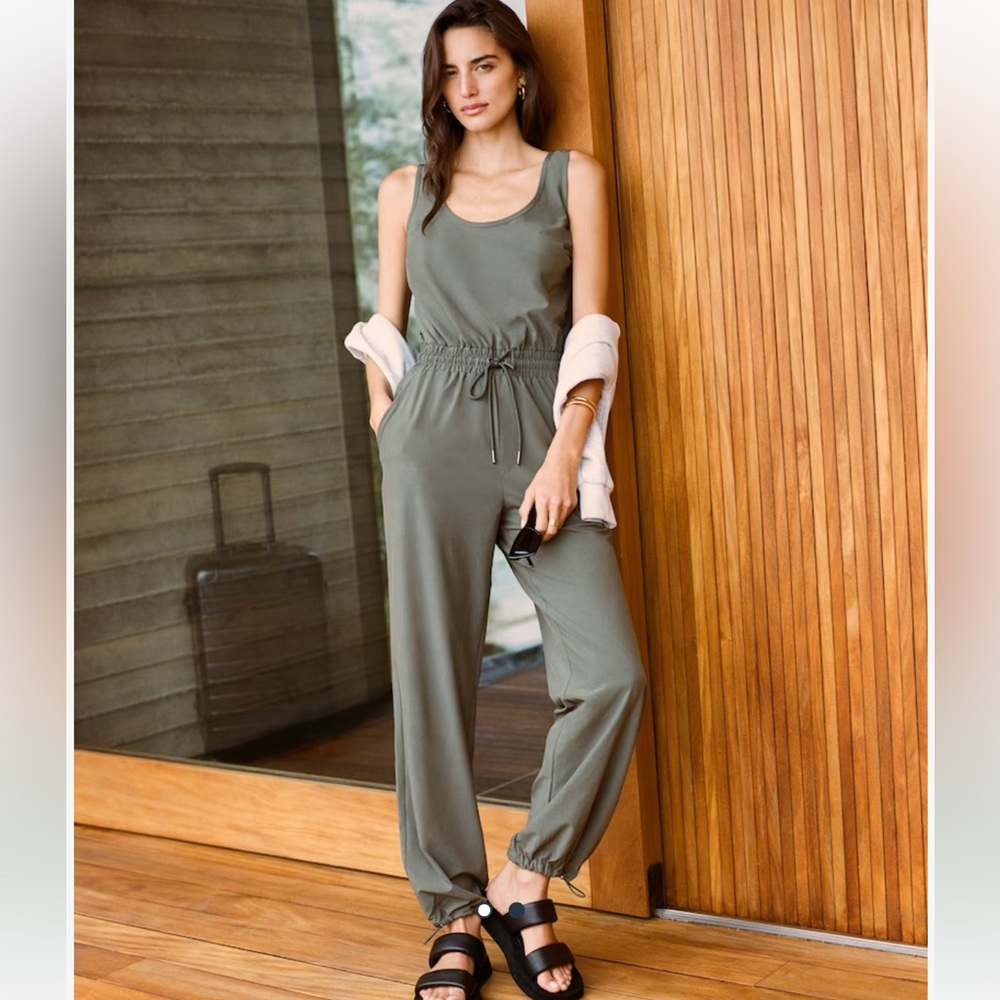 Abercrombie and fitch travelers jumpsuit